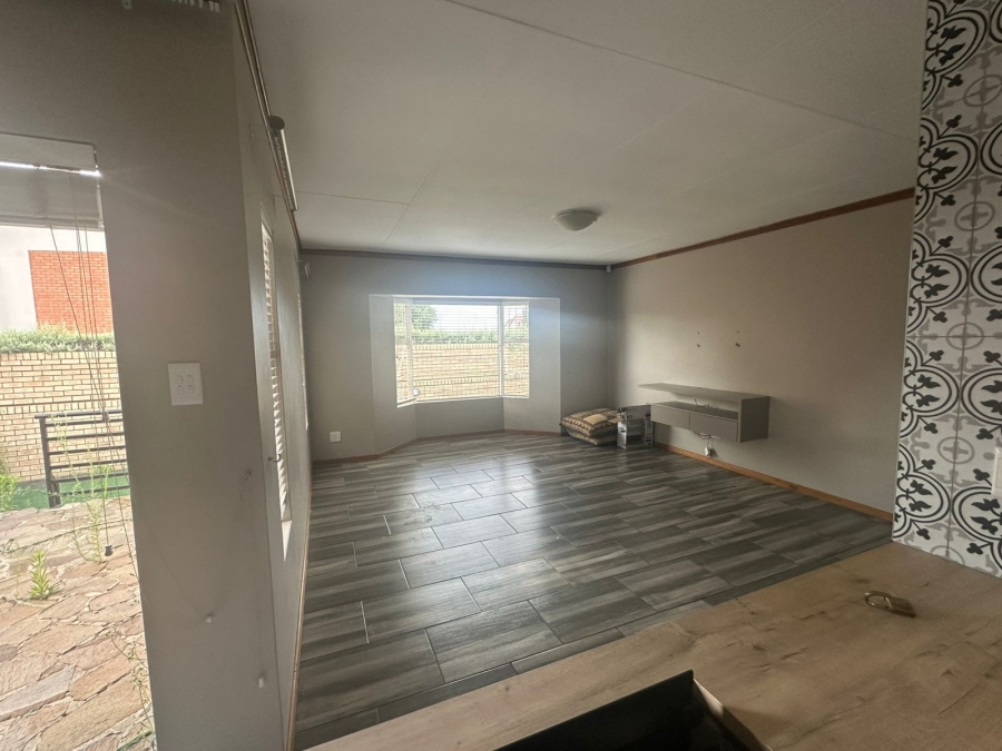 To Let 3 Bedroom Property for Rent in Pentagon Park Free State